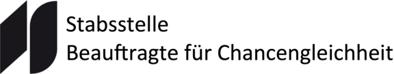 Logo mit zwei schwarzen, abgerundeten Formen links und dem Schriftzug „Stabsstelle Beauftragte für Chancengleichheit“ rechts.