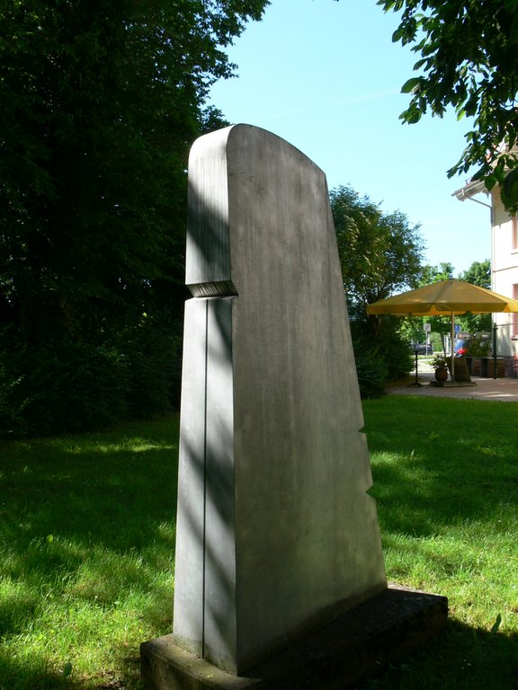 Steinskulptur von Hubert Rieber